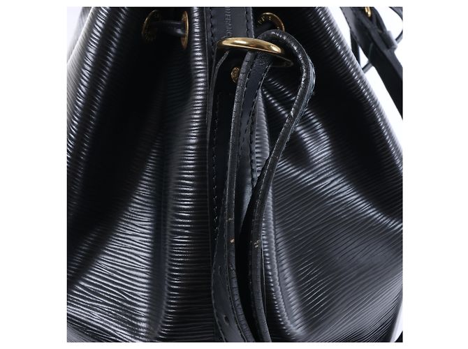 Borsa a tracolla Louis Vuitton Noe in pelle Epi Nera M59002 Nero - vista 12