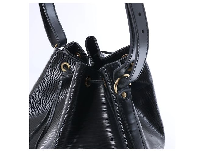 Borsa a tracolla Louis Vuitton Noe in pelle Epi Nera M59002 Nero - vista 3