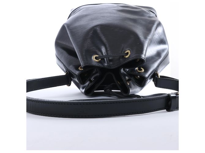 Borsa a tracolla Louis Vuitton Noe in pelle Epi Nera M59002 Nero - vista 6