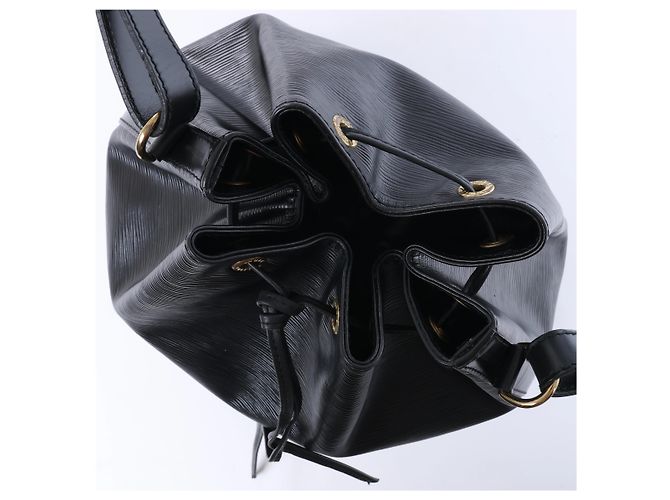 Borsa a tracolla Louis Vuitton Noe in pelle Epi Nera M59002 Nero - vista 7