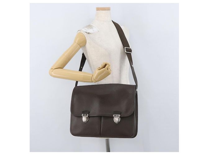 LOUIS VUITTON Taiga Alexei Shoulder Bag Grizzly M32478 LV - vista 26