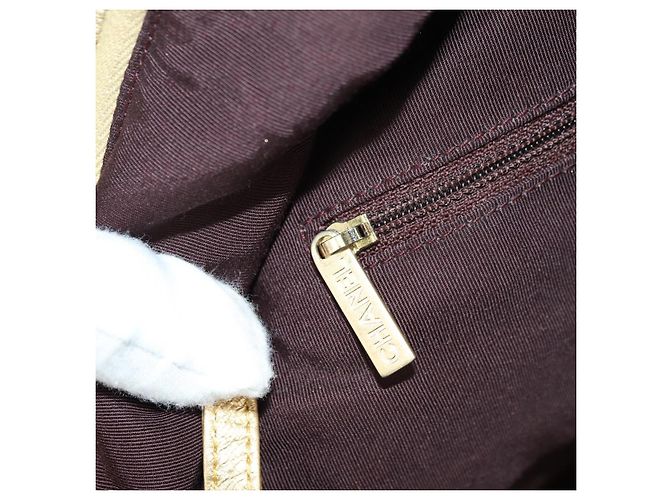 CHANEL Graphic Backpack Coated Canvas Gold CC - vista 23