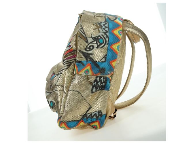 CHANEL Graphic Backpack Coated Canvas Gold CC - vista 5