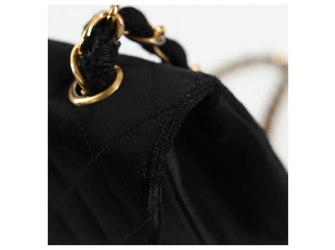CHANEL Matelasse Chain Shoulder Bag Satin Black Gold CC - vista 15