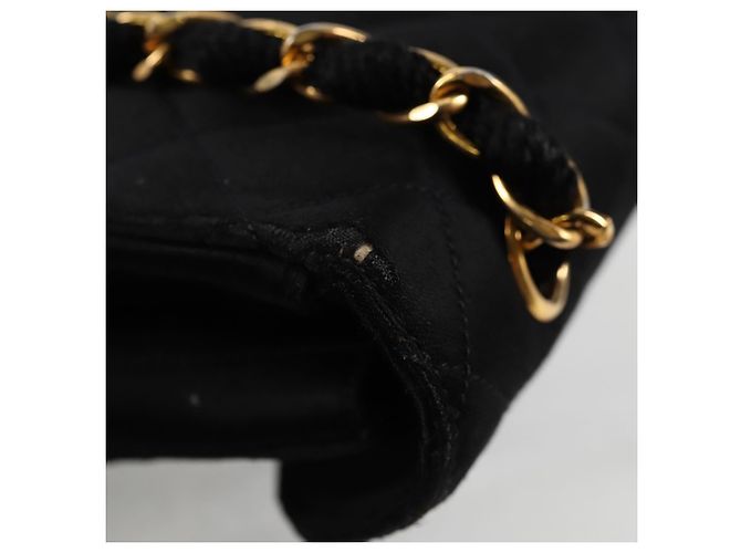 CHANEL Matelasse Chain Shoulder Bag Satin Black Gold CC - vista 16
