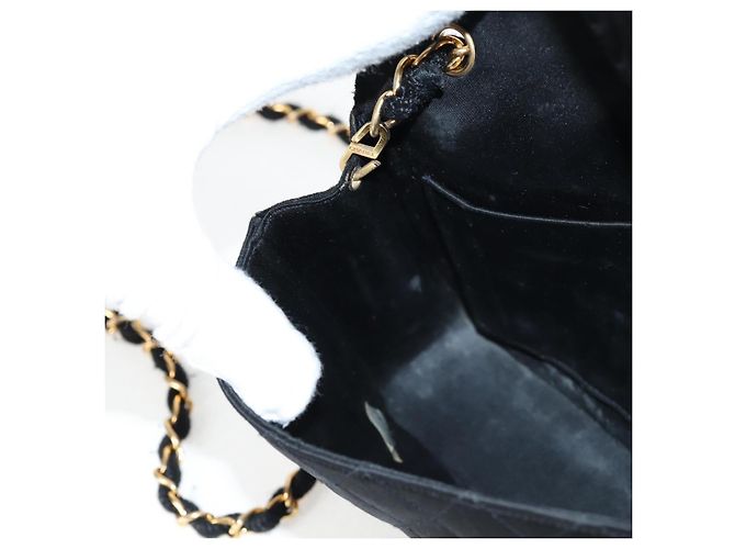CHANEL Matelasse Chain Shoulder Bag Satin Black Gold CC - vista 22