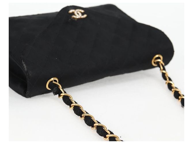 CHANEL Matelasse Chain Shoulder Bag Satin Black Gold CC - vista 7