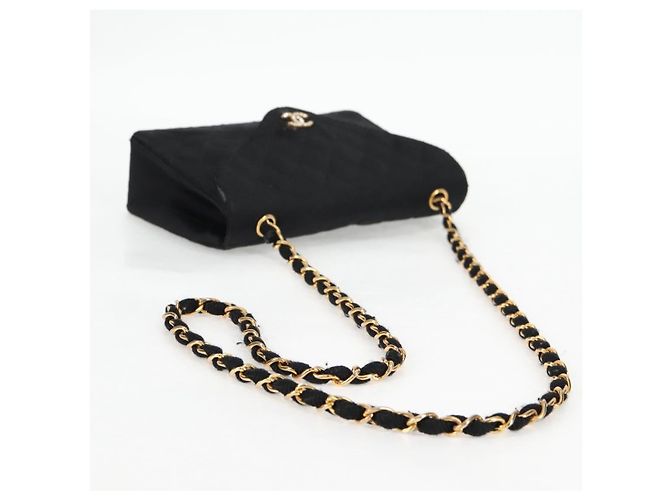 CHANEL Matelasse Chain Shoulder Bag Satin Black Gold CC - vista 8