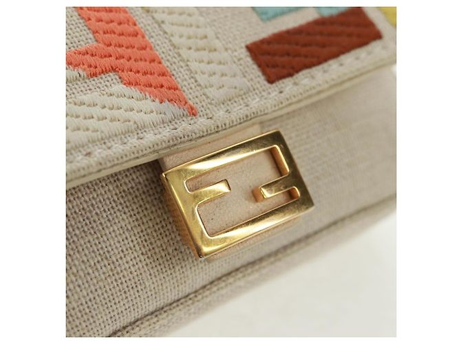 FENDI Zucca Canvas Micro Bucket Charm Multicolor Gold - vista 17