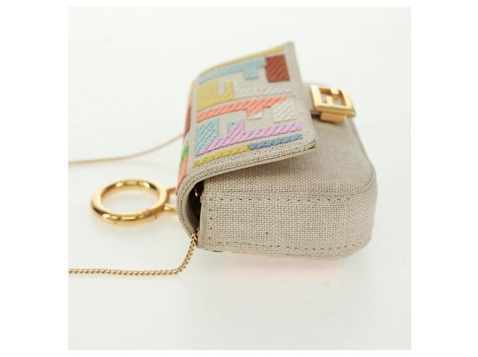 FENDI Zucca Canvas Micro Bucket Charm Multicolor Gold - vista 3
