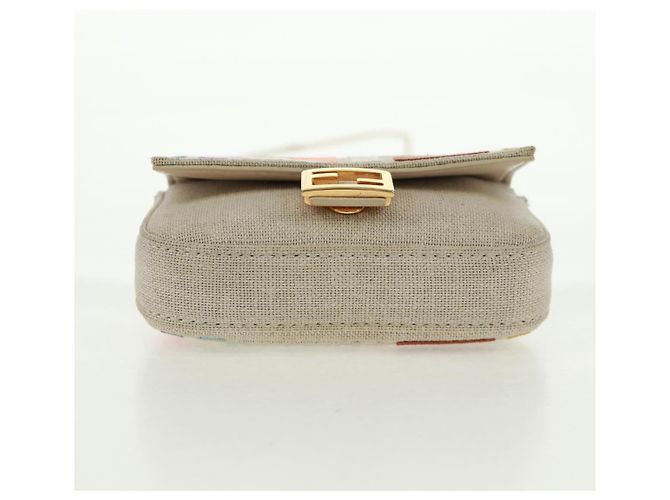FENDI Zucca Canvas Micro Bucket Charm Multicolor Gold - vista 5