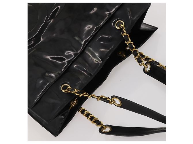 CHANEL Chain Tote Bag Patent Leather Black Gold CC - vista 6