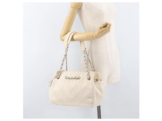 CHANEL Chain V Stitch Shoulder Bag Canvas Beige Silver CC - vista 22