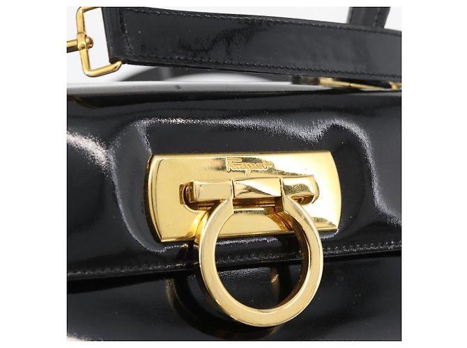 Salvatore Ferragamo Gancini Hand Bag Patent leather 2way Black Gold - vista 19