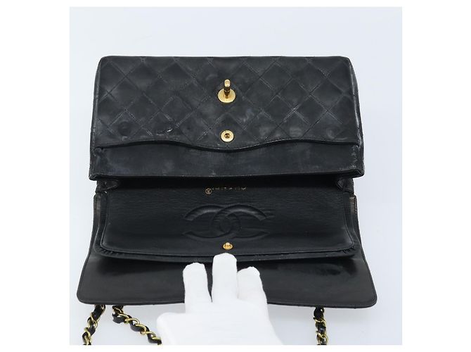 CHANEL Matelasse Chain Shoulder Bag Leather Black Gold CC - vista 18