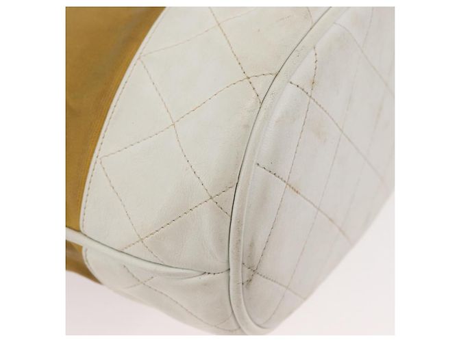 CHANEL Matelasse Drawstring Chain Shoulder Bag Leather Beige Gold CC - vista 15