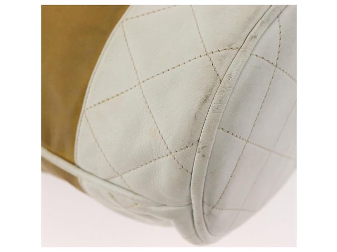 CHANEL Matelasse Drawstring Chain Shoulder Bag Leather Beige Gold CC - vista 17