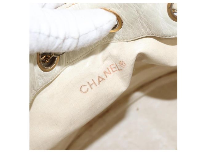 CHANEL Matelasse Drawstring Chain Shoulder Bag Leather Beige Gold CC - vista 18
