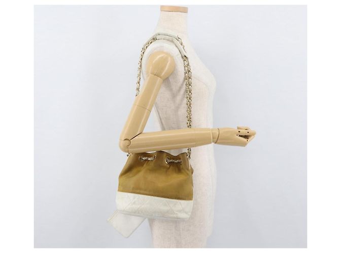 CHANEL Matelasse Drawstring Chain Shoulder Bag Leather Beige Gold CC - vista 24