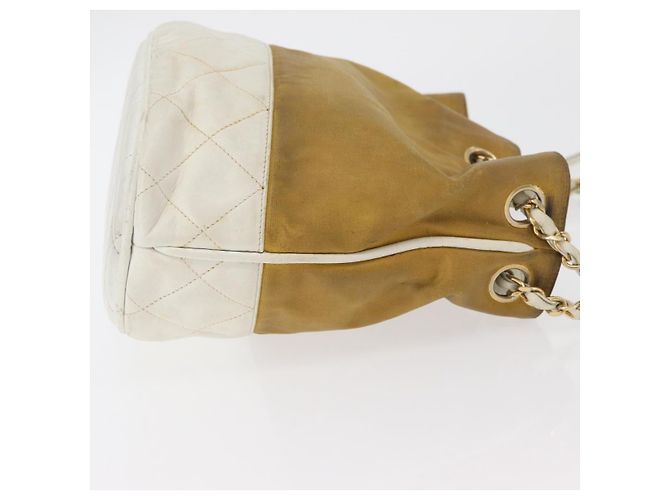 CHANEL Matelasse Drawstring Chain Shoulder Bag Leather Beige Gold CC - vista 3