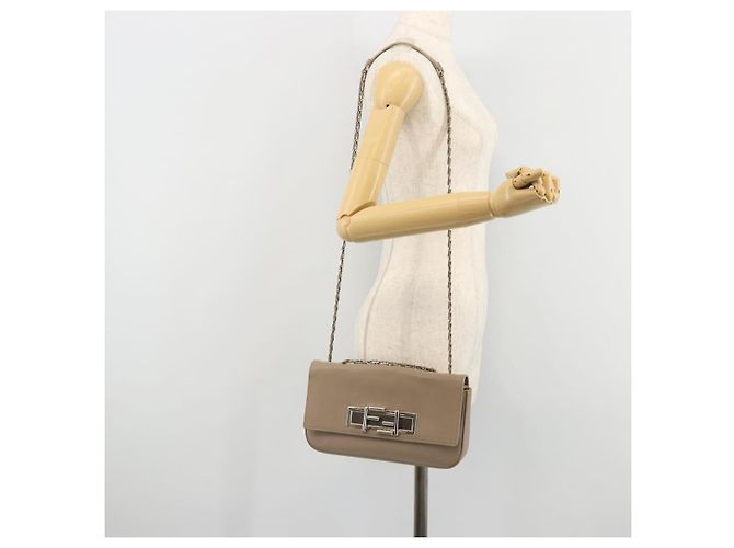 FENDI Chain Trebuquette Shoulder Bag Leather Beige Silver - vista 23
