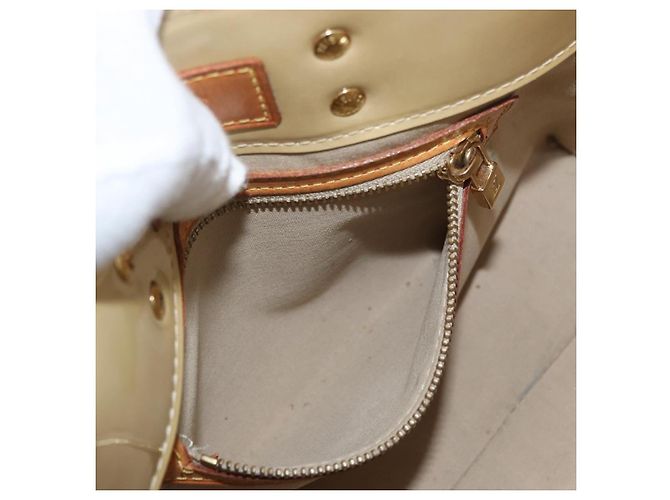LOUIS VUITTON Monogram Vernis Reade PM Hand Bag Beige M91144 LV - vista 21