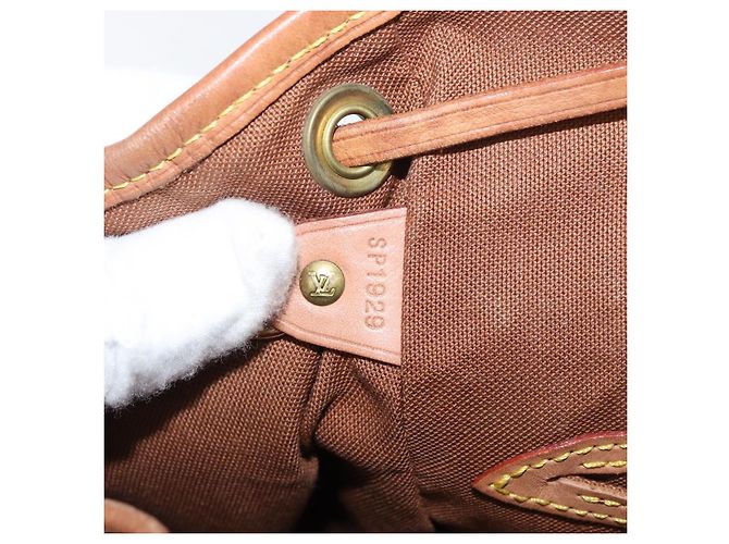 LOUIS VUITTON Monogram Montsouris MM Backpack M51136 LV - vista 12
