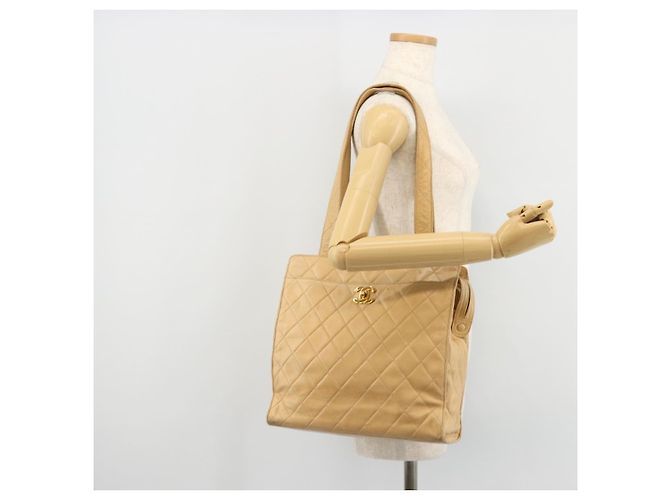CHANEL Matelasse Shoulder Bag Lamb Skin Beige Gold CC - vista 28