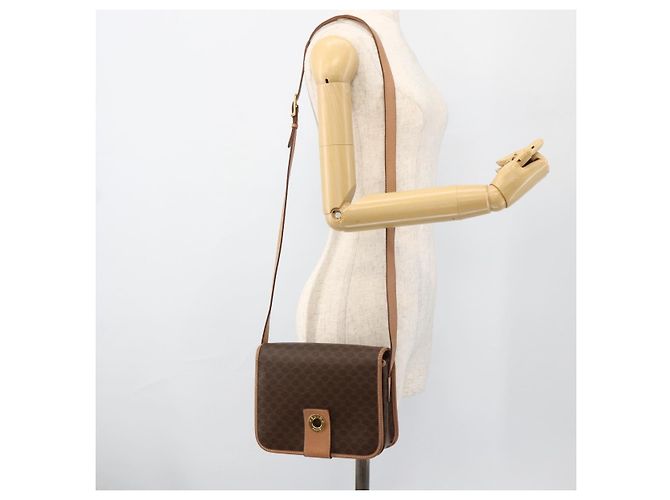 Céline CELINE Macadam Canvas Circle Shoulder Bag PVC Leather Brown Gold - vista 25