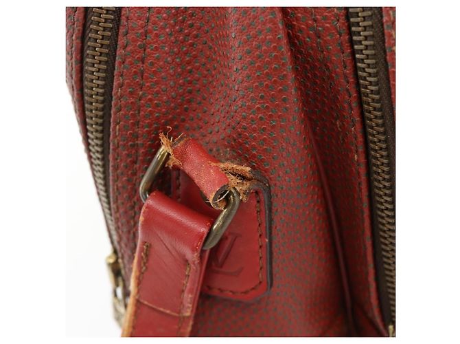 LOUIS VUITTON Challenge Cup Reporter Shoulder Bag Leather Red LV - vista 9