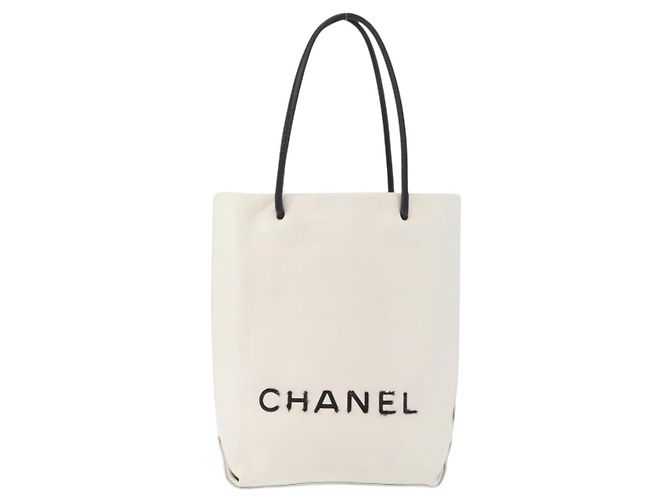 CHANEL Essential Hand Bag Leather White CC - vista 13