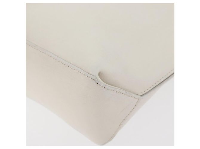 CHANEL Essential Hand Bag Leather White CC - vista 16