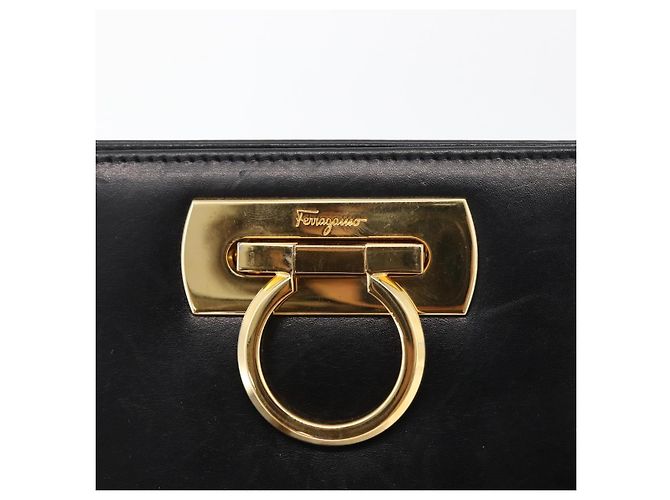 Salvatore Ferragamo Gancini Chain Shoulder Bag Leather Black Gold - vista 10