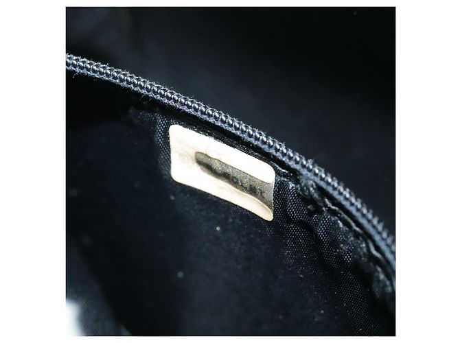 Borsa a tracolla CHANEL con cuciture a V, in nylon, verde e oro, con logo CC, codice autentico 107879. - vista 12