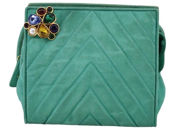 Borsa a tracolla CHANEL con cuciture a V, in nylon, verde e oro, con logo CC, codice autentico 107879. - vista 13