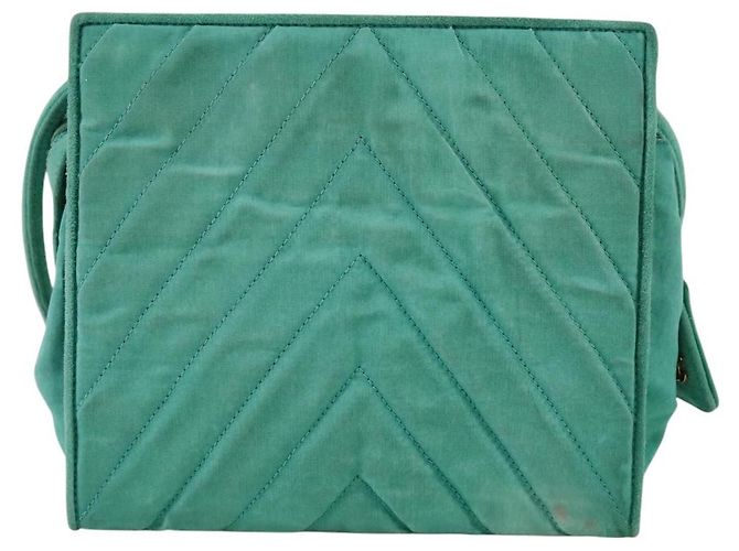 Borsa a tracolla CHANEL con cuciture a V, in nylon, verde e oro, con logo CC, codice autentico 107879. - vista 2