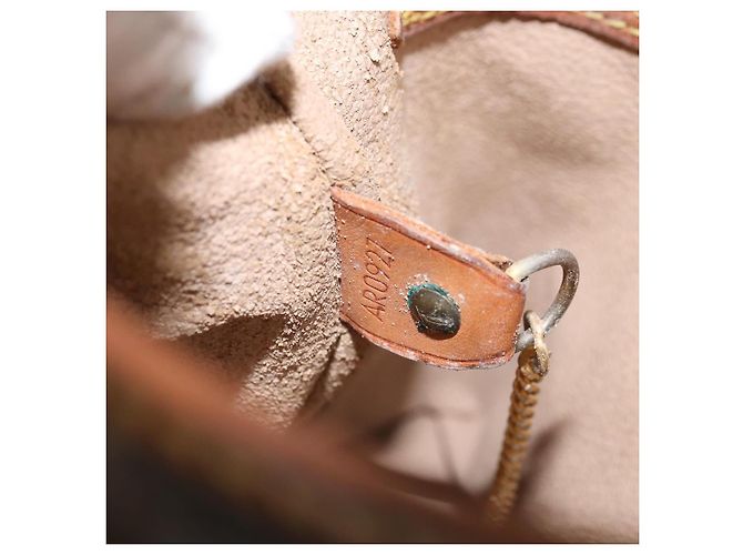 LOUIS VUITTON Monogram Bucket PM Shoulder Bag M42238 LV - vista 12