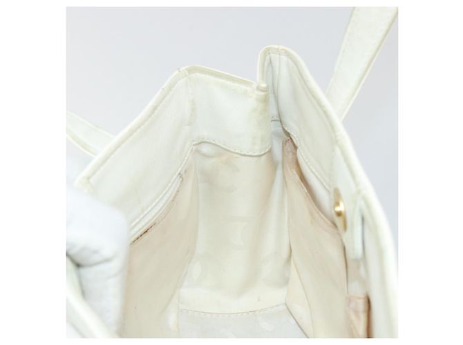 CHANEL Triple Coco Hand Bag Patent leather White CC - vista 17