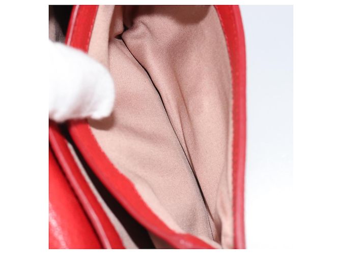 Miu Miu Schultertasche aus Leder rot gold - Ansicht 25