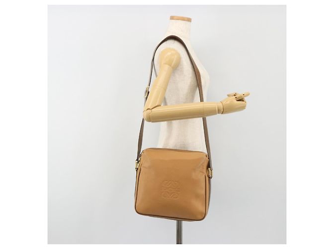 LOEWE Anagram Shoulder Bag Leather Beige Gold - vista 19