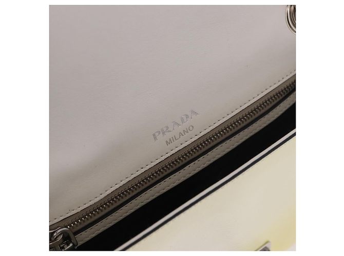 PRADA Chain Shoulder Bag Safiano Leather Yellow Silver - vista 21
