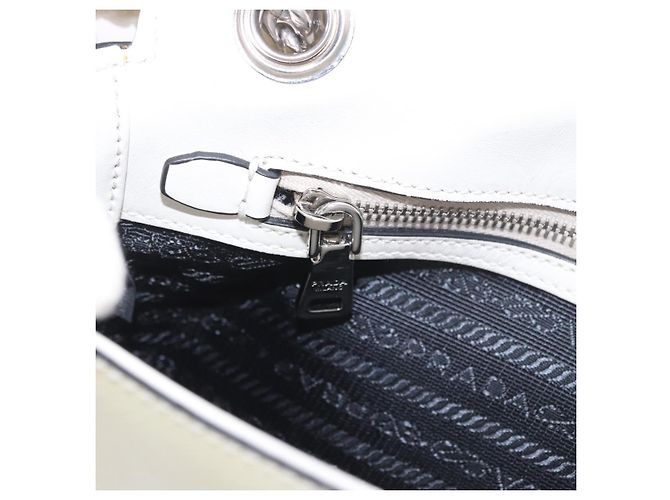 PRADA Chain Shoulder Bag Safiano Leather Yellow Silver - vista 24