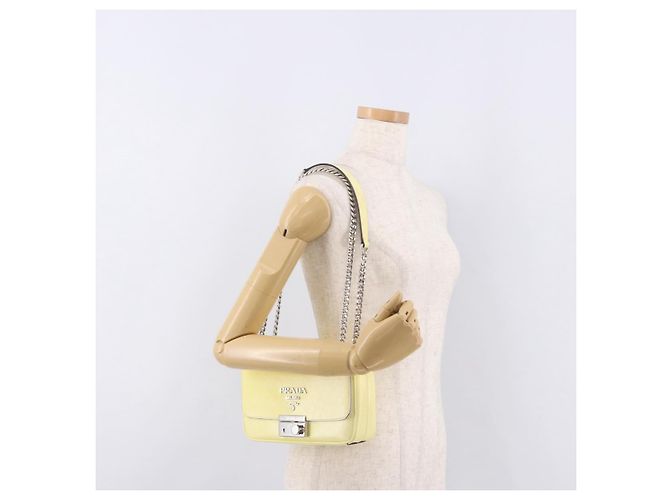 PRADA Chain Shoulder Bag Safiano Leather Yellow Silver - vista 26