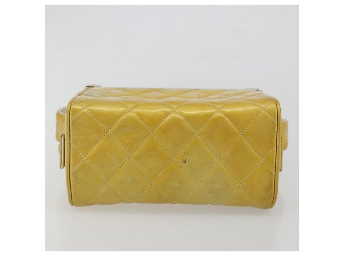 CHANEL Vanity Hand Bag Patent Leather Yellow Silver CC - vista 10