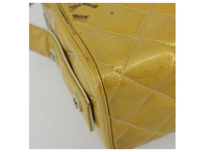 CHANEL Vanity Hand Bag Patent Leather Yellow Silver CC - vista 12