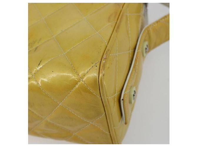 CHANEL Vanity Hand Bag Patent Leather Yellow Silver CC - vista 13