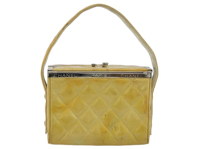 CHANEL Vanity Hand Bag Patent Leather Yellow Silver CC - vista 3