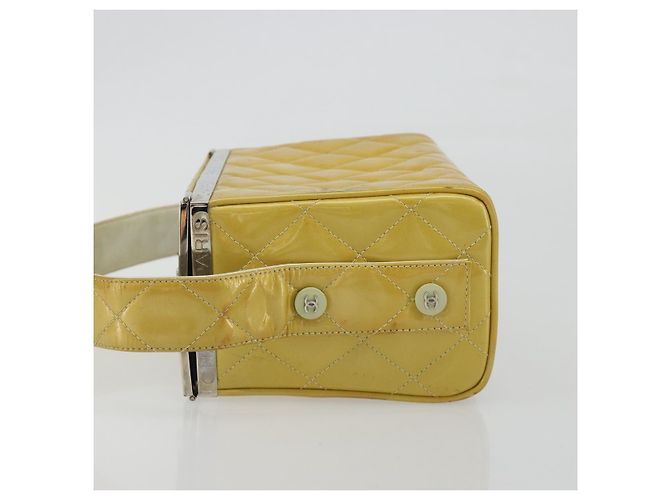CHANEL Vanity Hand Bag Patent Leather Yellow Silver CC - vista 5