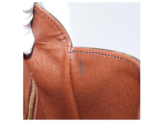 LOUIS VUITTON Monogram Saint Cloud GM Shoulder Bag M51242 LV - vista 12