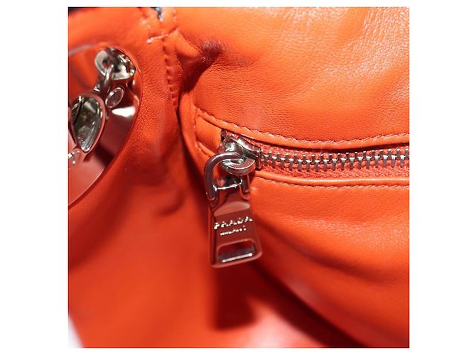 PRADA Sports Chain Shoulder Bag Leather White Silver - vista 22